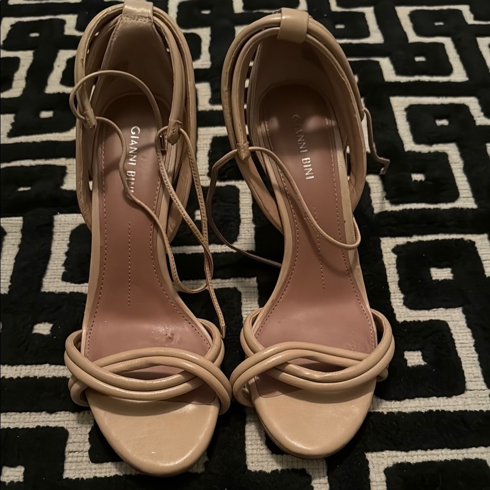 Gianni Bini Women's Tan Heeled Sandals